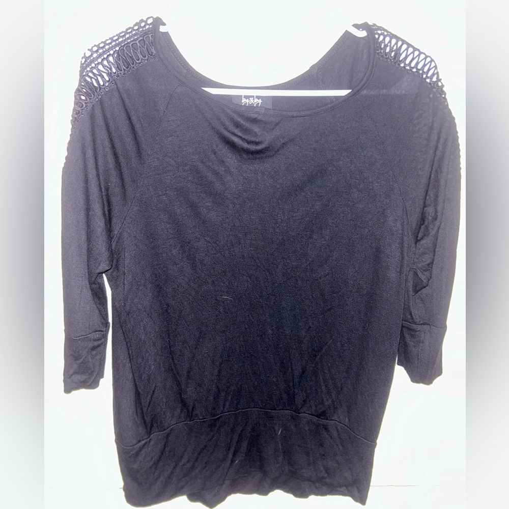 Mesh shoulder top